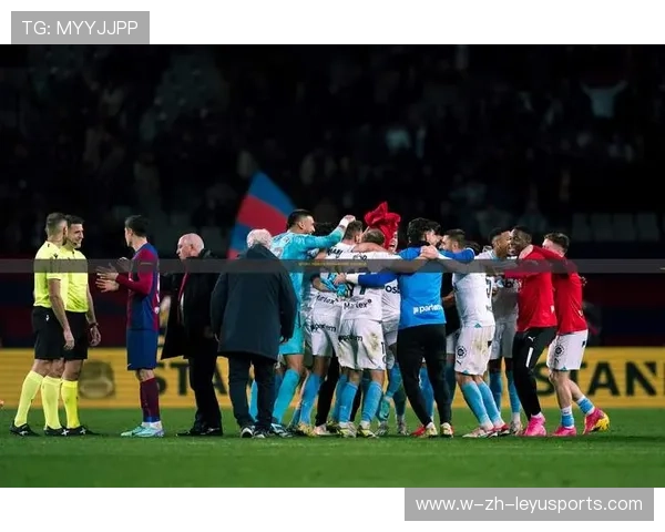 切尔西边路传中精准制导前锋冷静头球破门