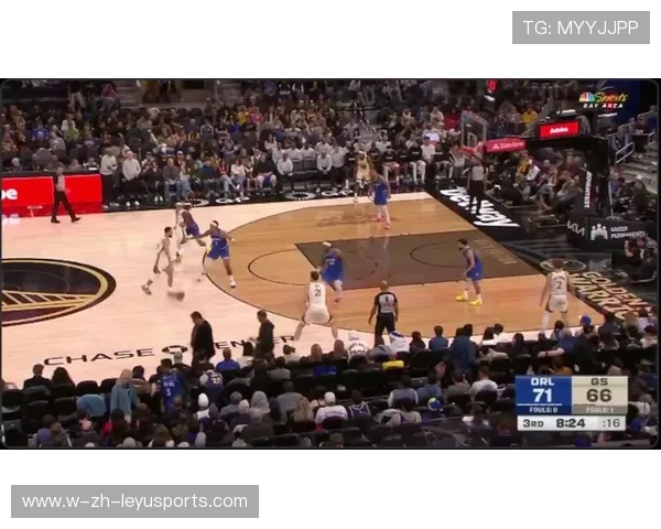 勇士库里弧顶撤步三分精准命中