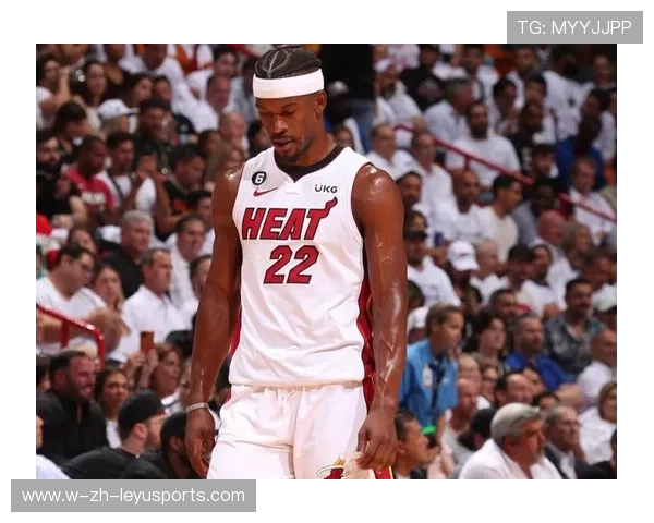 巴特勒借掩护突破攻入关键两分，热火信心暴涨