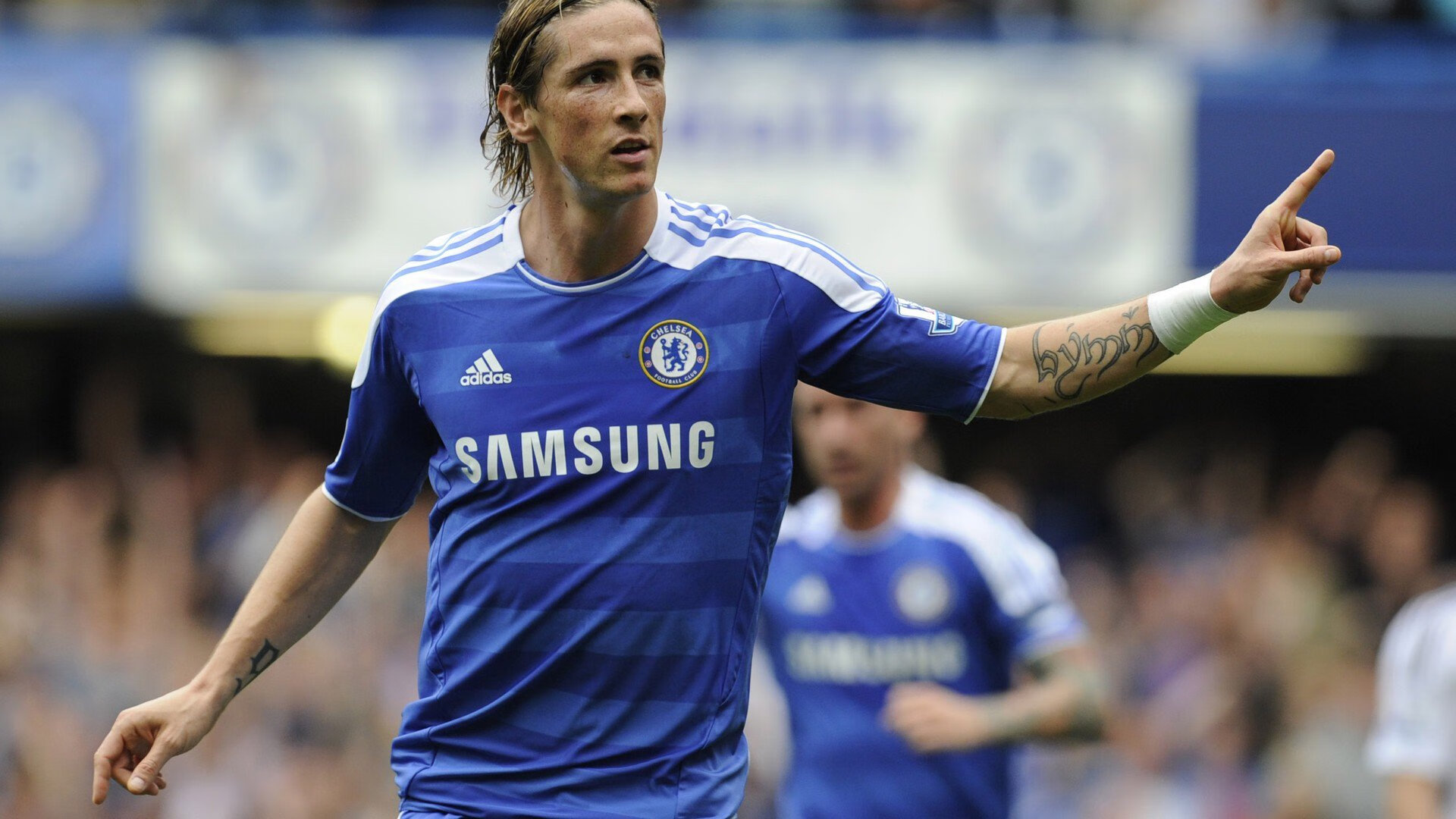 乐鱼体育APP官方下载-米兰双雄奋力争冠，意甲竞争日趋激烈